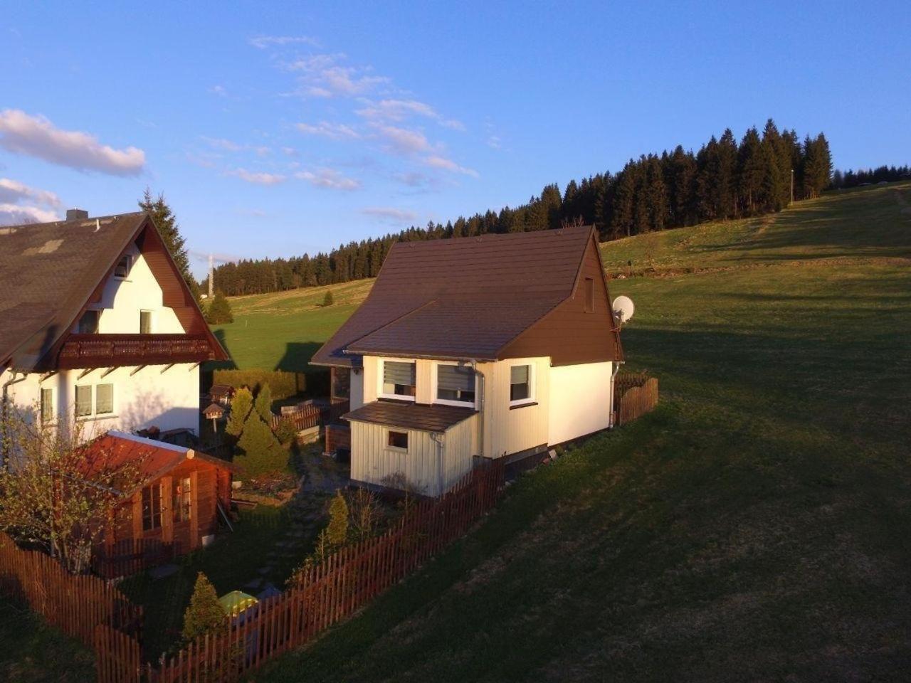 Modernes Ferienhaus In Carlsfeld Mit Grill Und Garten Eibenstock Exterior foto